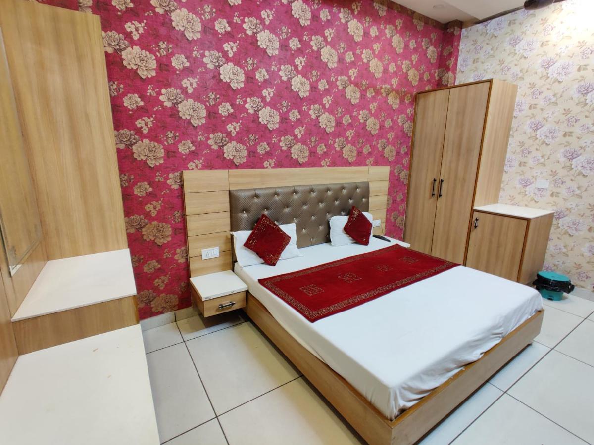 Hotel Robin Inn アムリトサル エクステリア 写真
