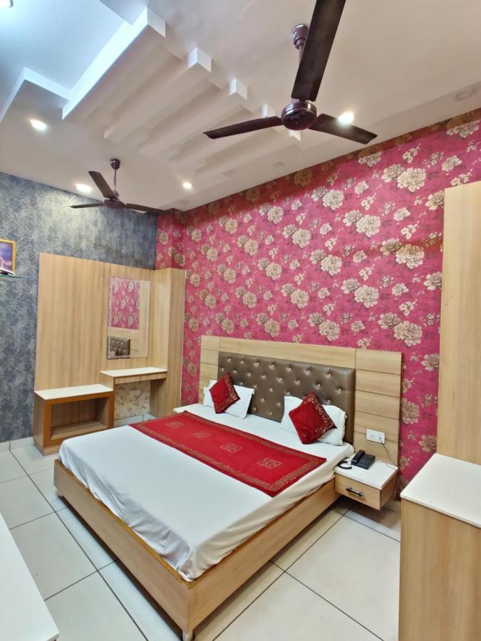 Hotel Robin Inn アムリトサル エクステリア 写真
